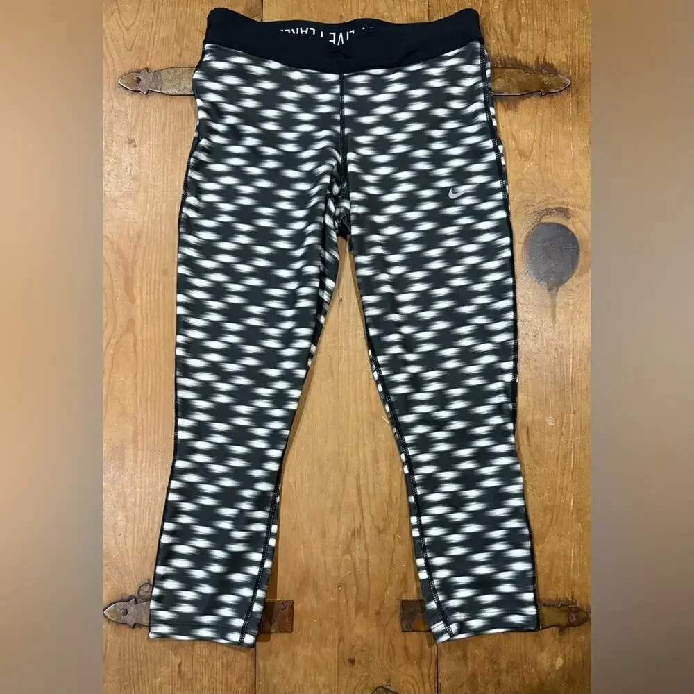 Nike running Dynamic Black and White Leggings size small